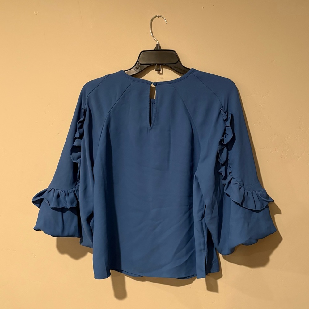 NWT Vince Camuto Ruffle Blouse | Size: XS - Picture 2 of 5